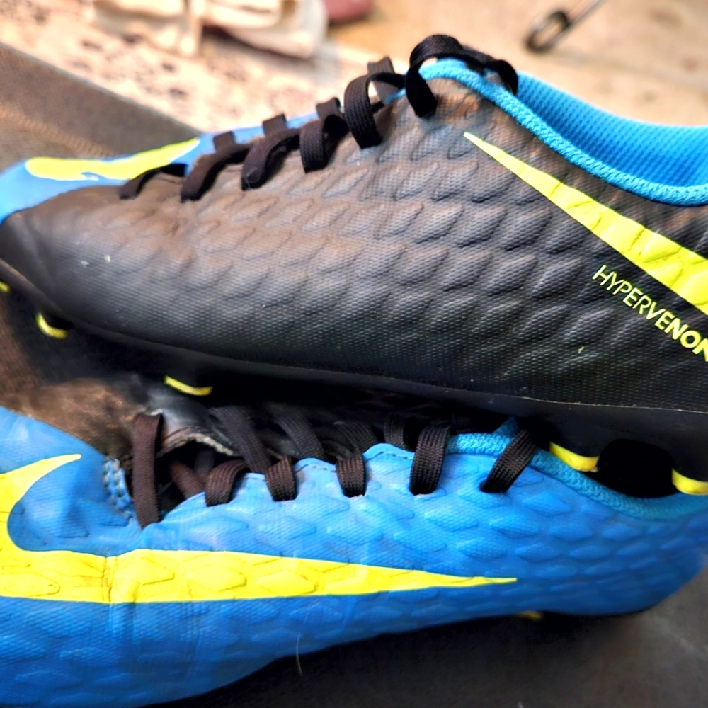 Unisex. Nike Soccer Cleats